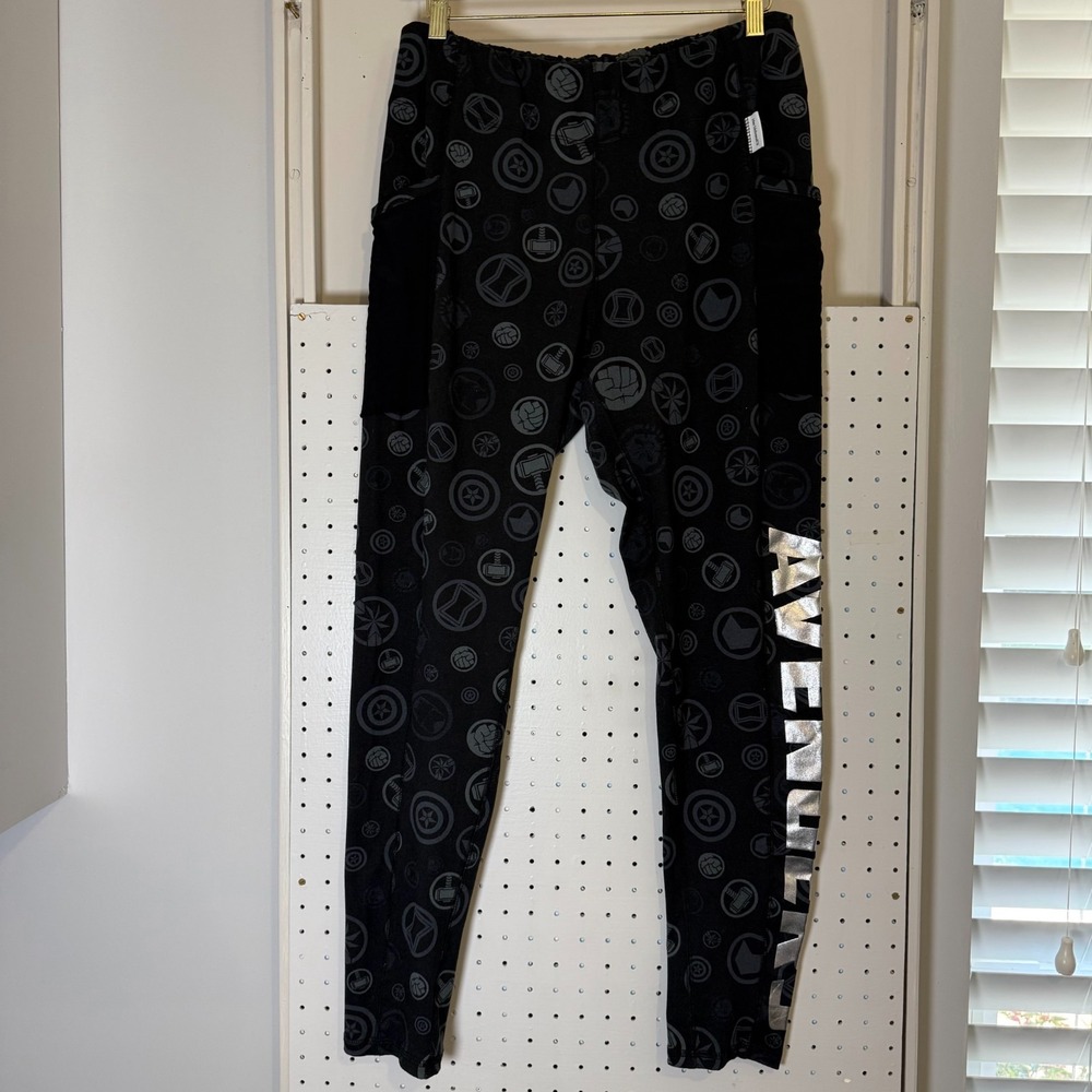 Her Universe Marvel Avengers Leggings Women's 1X Black Mid Rise Stretch Pockets